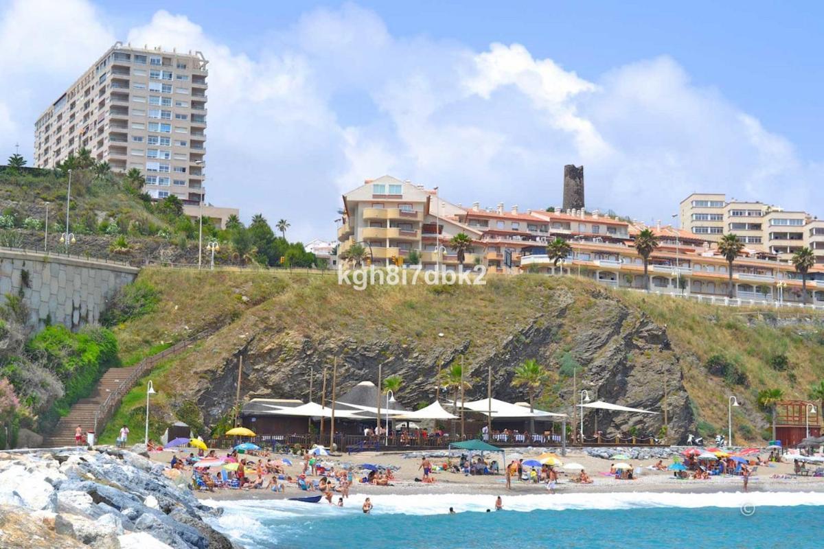 Beach And Pool Holidays At The Grand Coloso Бенальмадена Экстерьер фото